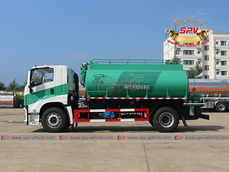 10,000 Litres Cesspool Suction Truck ISUZU- Right Front Side View